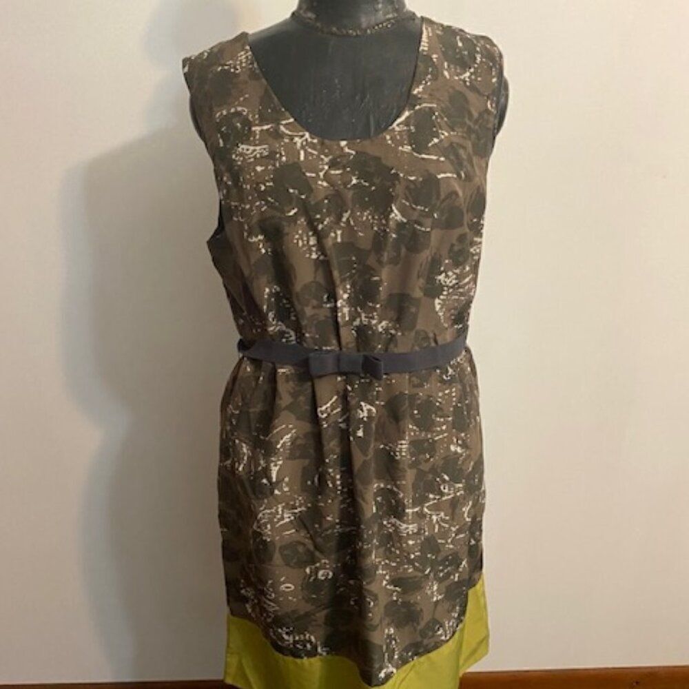Simply Vera Wang Floral Brown/Green Round neckline sleeveless dress, size 14